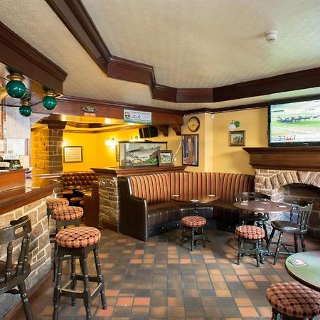 Larkin'S Pub, Restaurant, And B&B Milltown  Exteriör bild